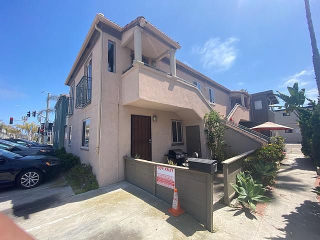 1st image of 745 Santa Barbara Pl