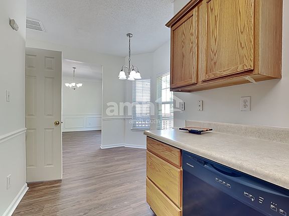 4th image of 214 Long Creek Pkwy