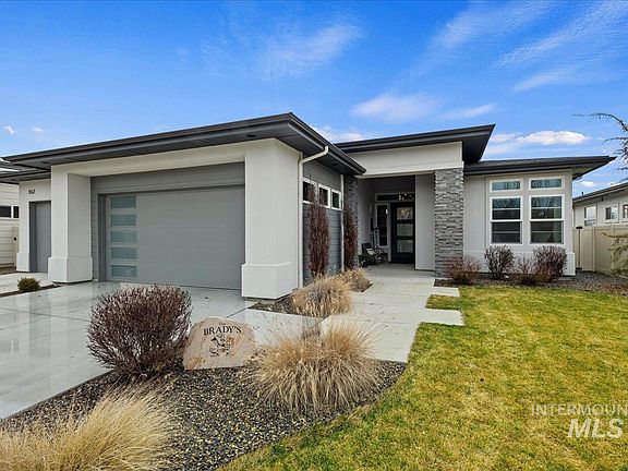 2nd image of 557 W Carnelian Ln