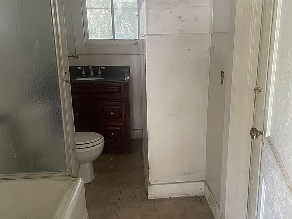 4th image of 205 S LAKE Avenue