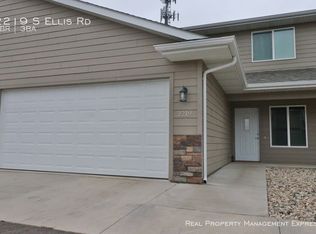 2219 S Ellis Rd, Sioux Falls, SD 57106