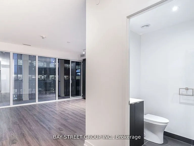 20 Edward St #509 — Photo 7
