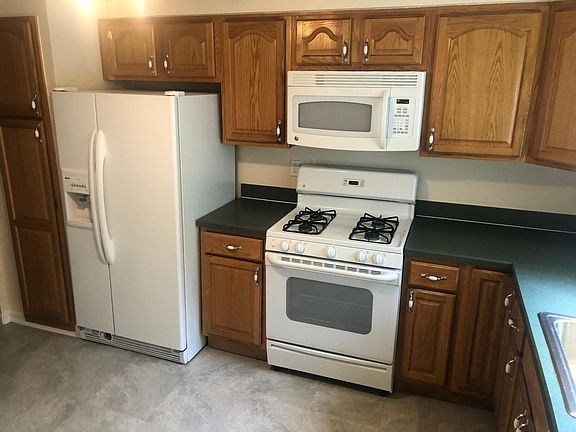 4th image of 30 Darcey Ave