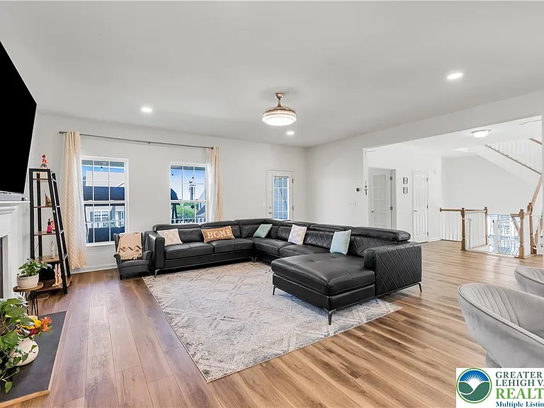 5044 Bellflower Dr — Photo 26