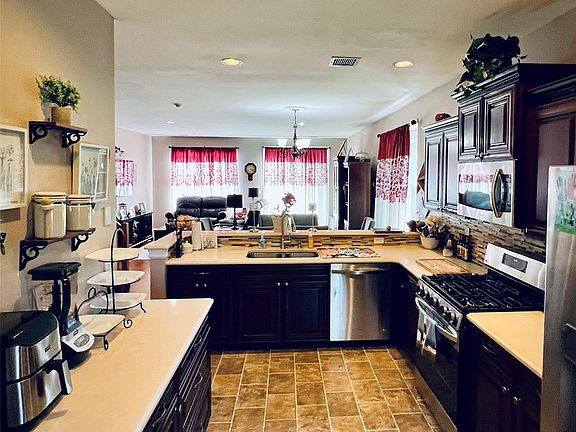 3rd image of 149 Windward Court S