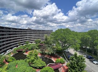 200 Swanton St APT 239, Winchester, MA 01890