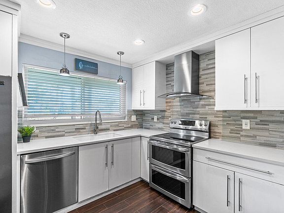 5th image of 1404 SE 8th Court