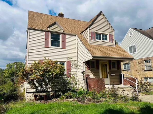 1337 Peacock Ln, Fairmont, WV 26554
