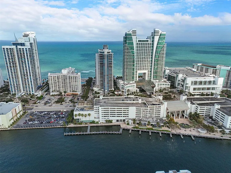 3535 S Ocean Dr #402 — Photo 7