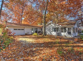 25 Forest Knolls Est, Decatur, IL 62521