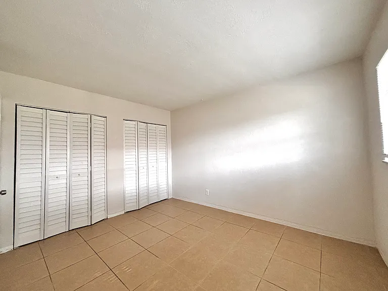 1735 Dewey St #106 — Photo 12
