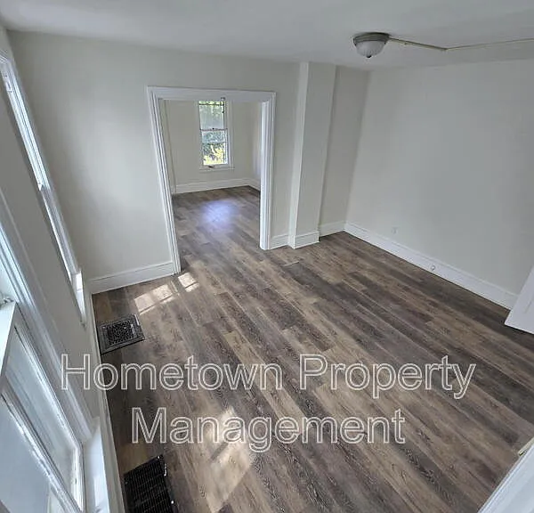 548 Nelson St — Photo 7