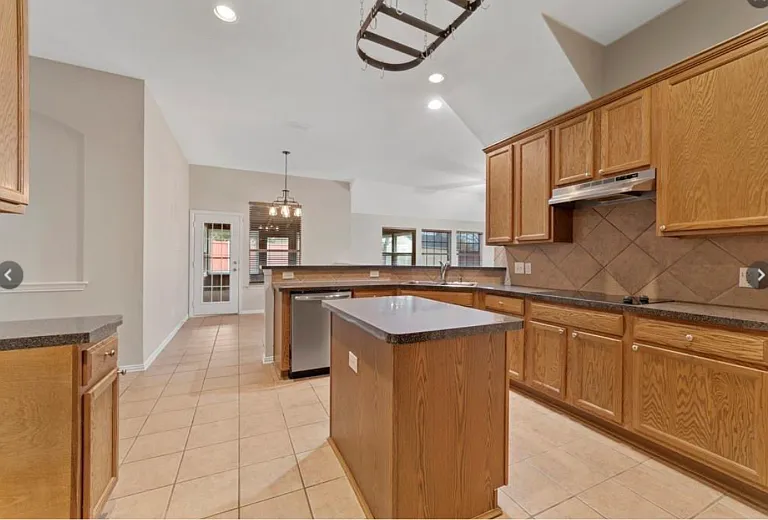 1713 Grand Canyon Way — Photo 29