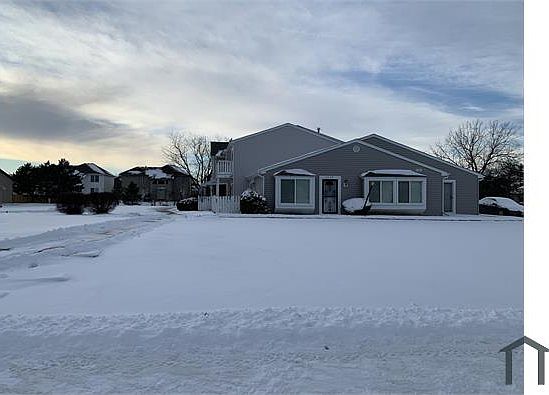 3rd image of 2335 Windsor Ln #2