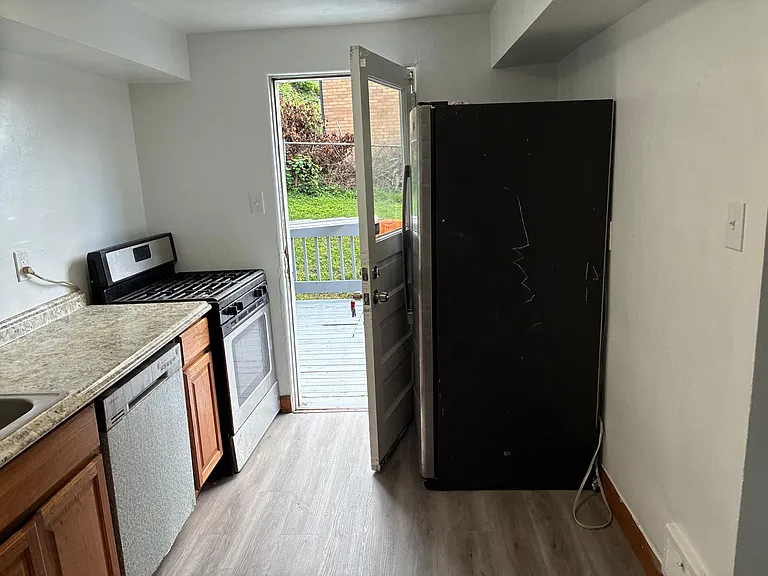 305 Jacob Dr — Photo 10
