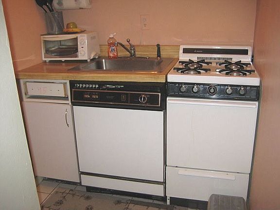 UPGRADED KITCHEN WITH DISHWASHER