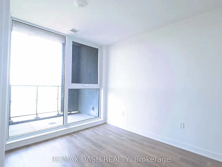 1037 The Queensway #215 — Photo 16