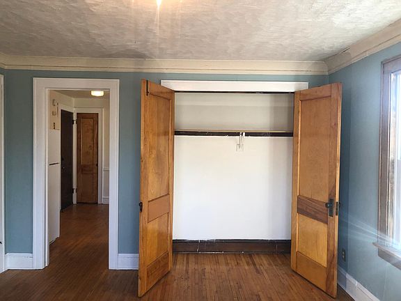 5th image of 1696 Ashland Ave #6