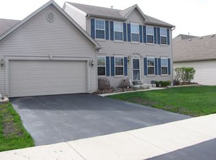 1367 Sycamore Ln, Montgomery, IL 60538