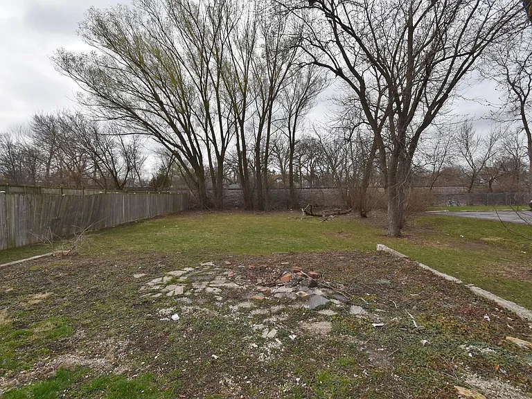 359 W Saint Charles Rd #B — Photo 16