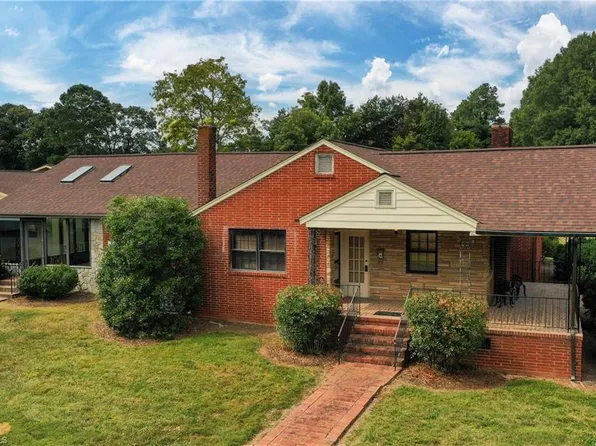 673 S Salisbury St, Mocksville, NC 27028
