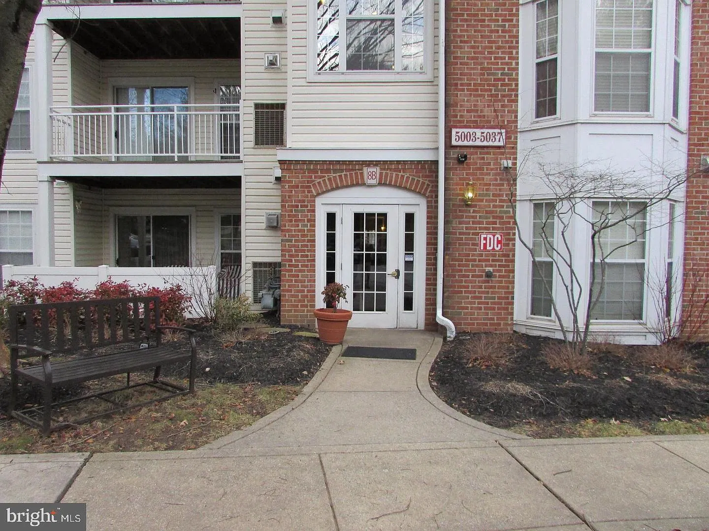 2 bed, 1.0 bath, 960 sqft, $1,700 — Photo 3