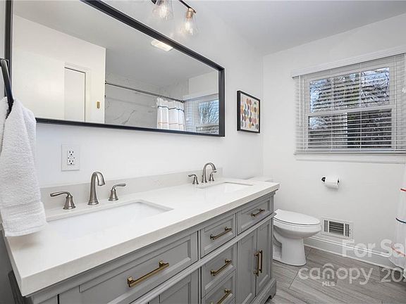 5th image of 3908 Irvington Dr