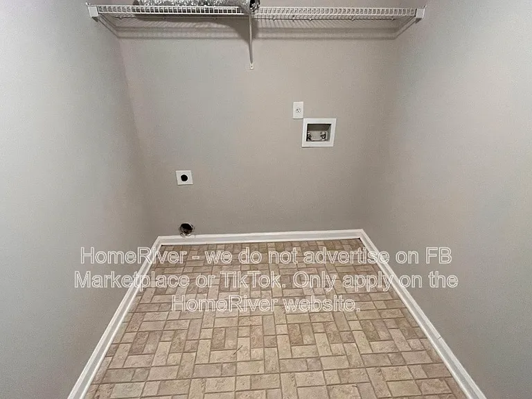 1365 Lance Cir — Photo 21