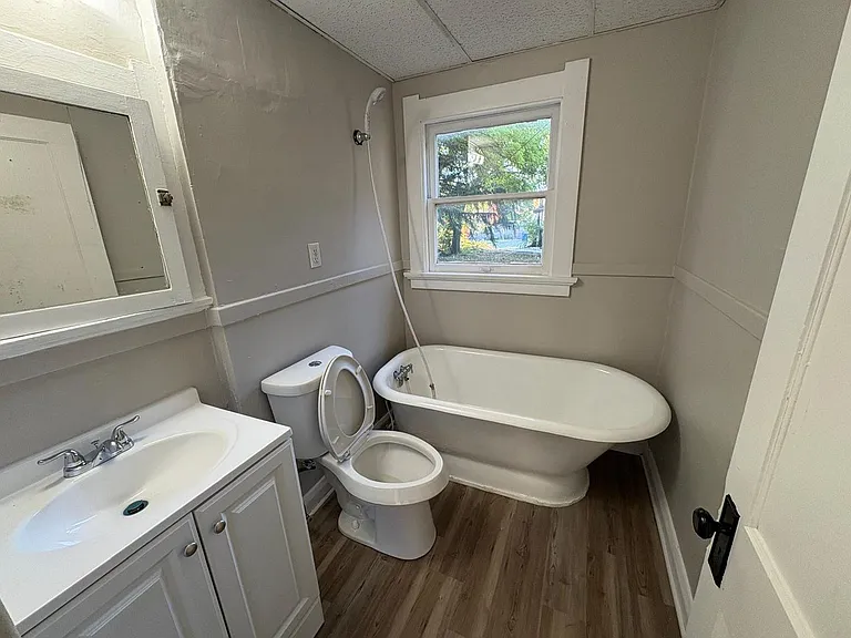 2330 Upton Ave — Photo 7
