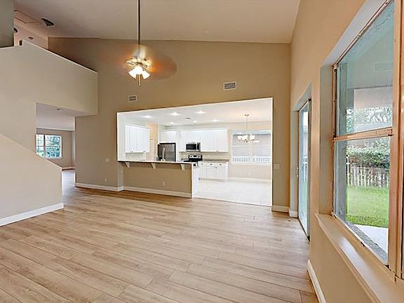 5th image of 11443 Laurel Brook Ct