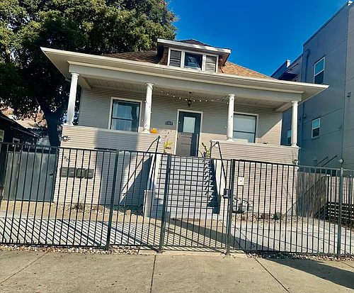 2809 Q St Photo 1