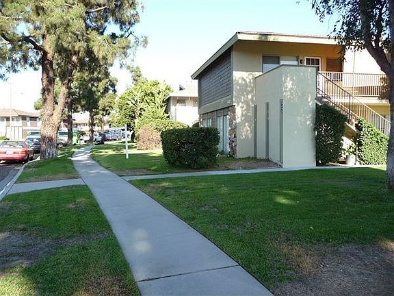 view facing east, 9342 in foreground