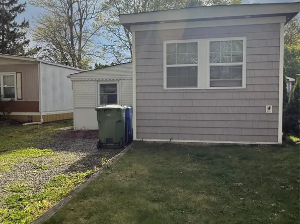 18 Periwinkle, Bohemia, NY 11716