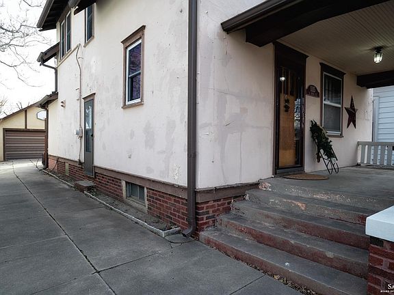 2nd image of 1115 S Santa Fe Ave