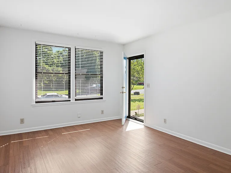 316 Lorna Dr #B — Photo 10
