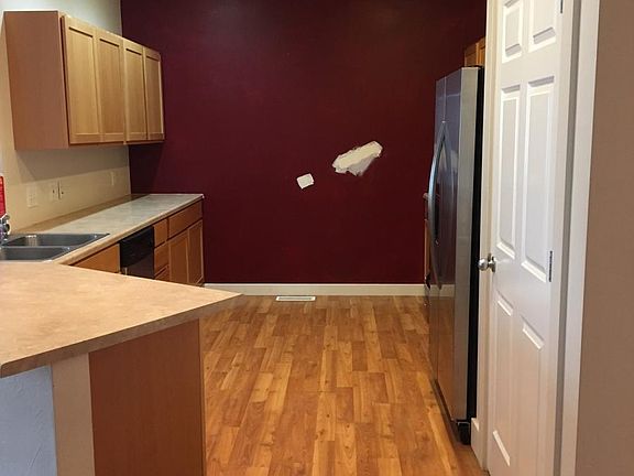 4th image of 3184 Savannah St