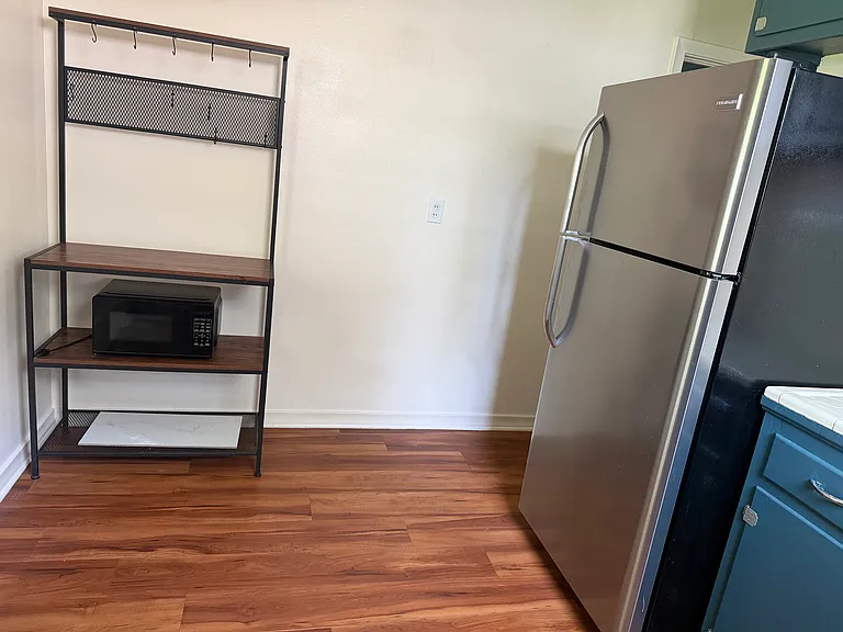101 Narcissus St — Photo 5
