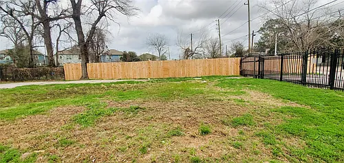 4605 Fulton St Photo 1