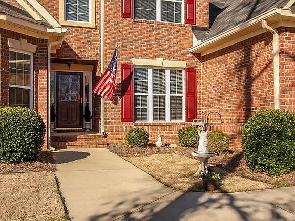 2nd image of 975 Woody Hill Cir