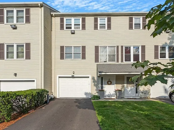 39 Towle Dr #39, Holden, MA 01520