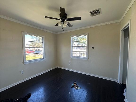2nd image of 2258-60 Pleasure St