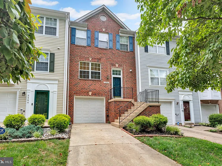 2406 Lemontree Ln — Photo 1
