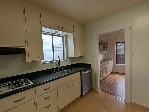 533 Oak Ave Photo 1