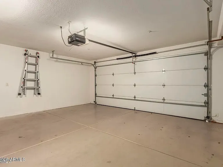 724 S Beck Ave — Photo 12