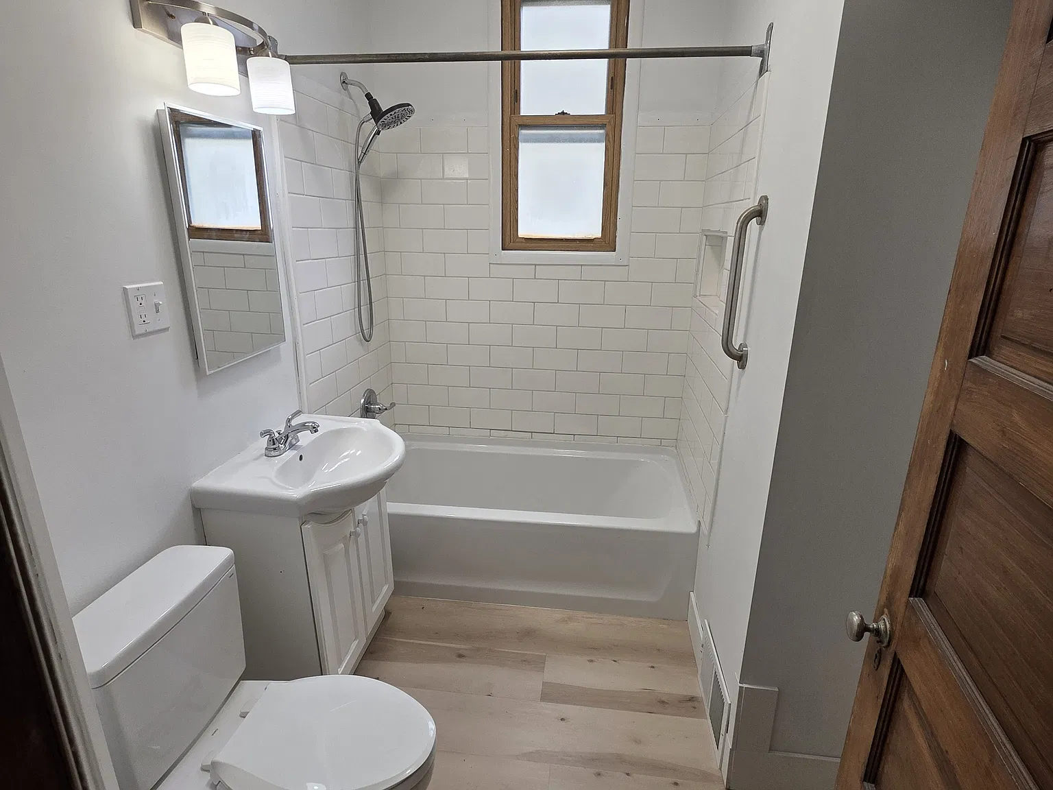 3 bed, 920 sqft, $1,900 — Photo 4