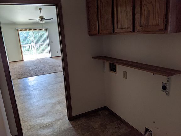 3rd image of 3519 Stanford Ln