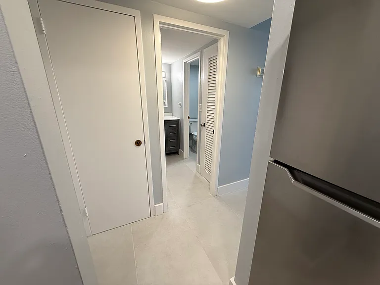 2899 Collins Ave #1022 — Photo 5