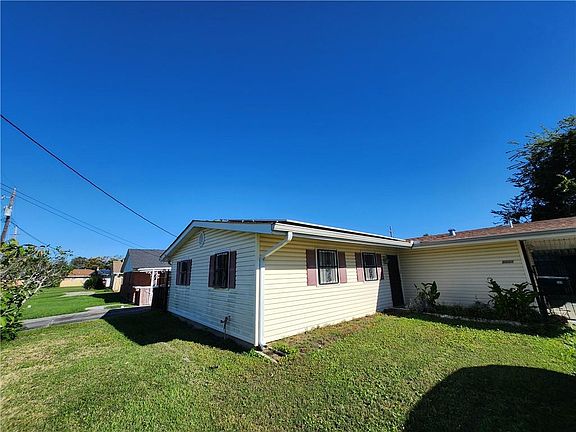 2nd image of 5611 Congress Dr