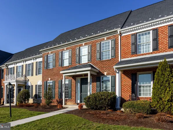 10 Jamestown Sq, Mechanicsburg, PA 17050