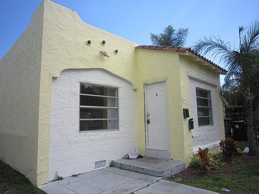 1st image of 416 N H St